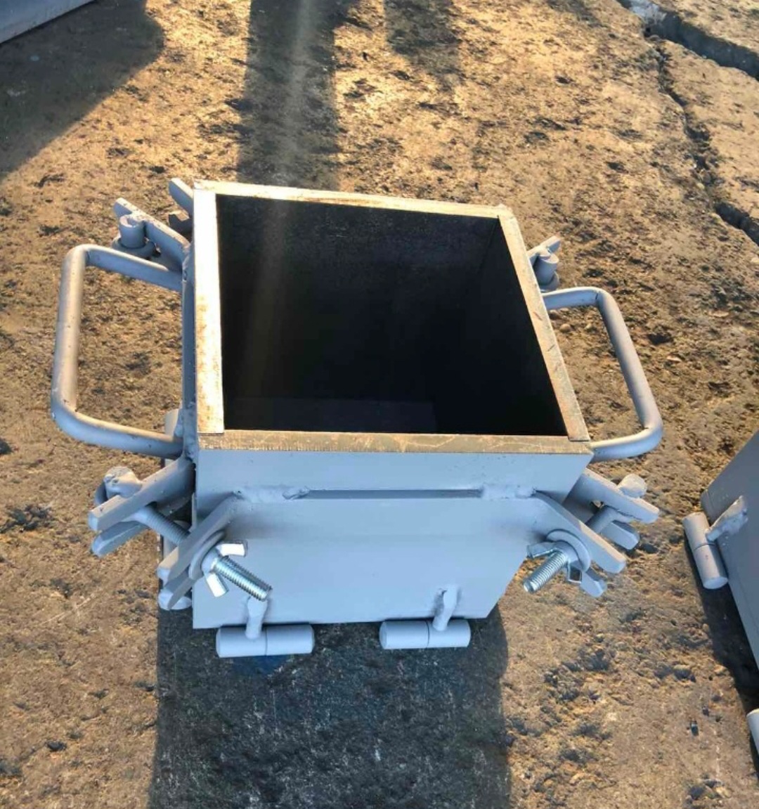 Metalni (čelični) kalup 15×15cm